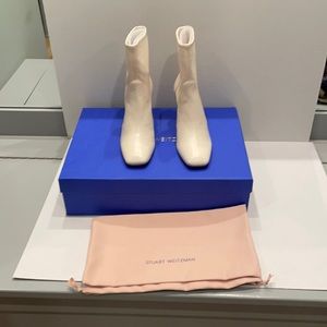 NWT STUART WEITZMAN CARESSA BOOTS, 8.5.